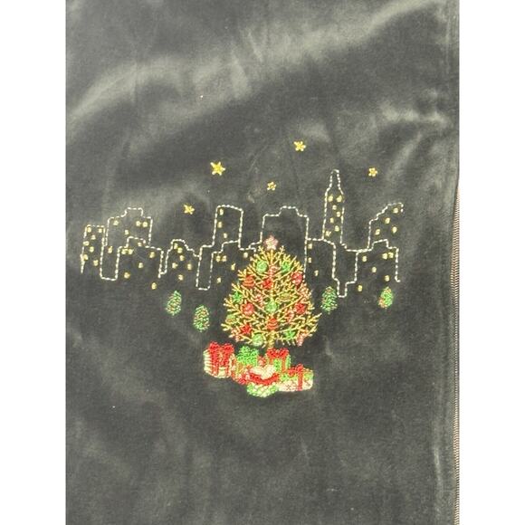 Merry & Bright Black Velour Christmas City Embroidered 2 Piece Lounge Set Large - Picture 5 of 12